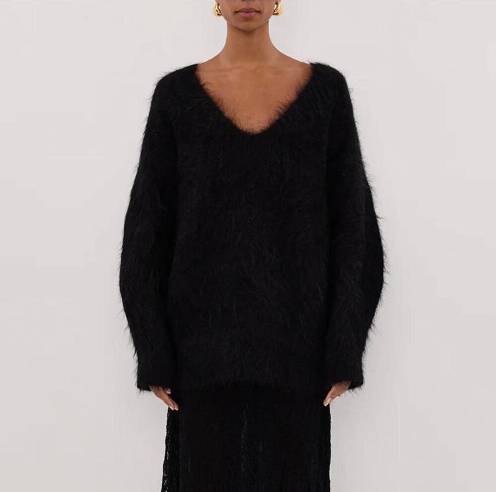 Dissh Salma Alpaca wool Black V Neck Jumper Sweater Sz. M NWT
